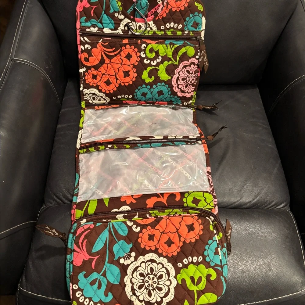 Vera Bradley Hanging Travel Cosmetic/Toiletry Bag-Like New